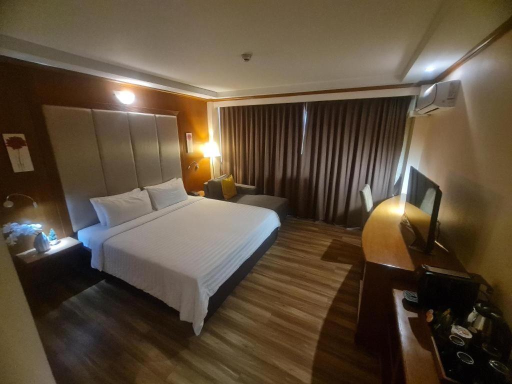 Western Grand Hotel Ratchaburi Ban Bang Kra Экстерьер фото